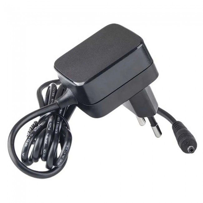 ACT AC1505 универсален захранващ адаптер 5V 2A, AC/DC, 3.5 × 1.35 мм, черен ACT AC1505 универсален захранващ адаптер 5V 2A, AC/DC, 3.5 × 1.35 мм, черен